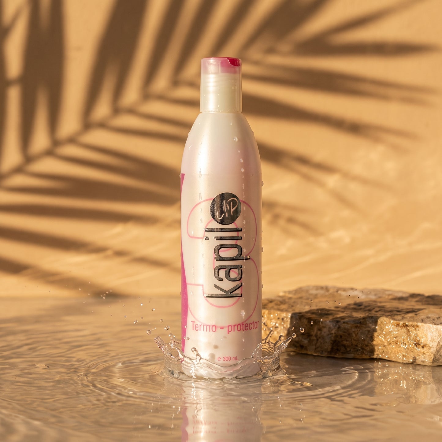 Termo-protector KapilUp en agua fresca con luz tropical — LabVittal